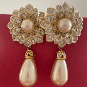 Vintage 1980s Rhinestones and  Pearl Drop Gold Plated  Sophisticated Earrings
